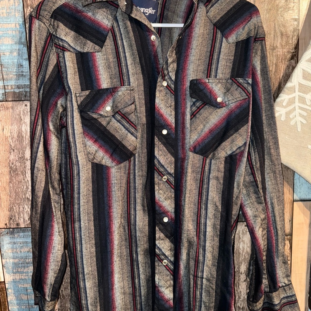 Wrangler Men's Multicolor Striped Button Down Shirt
